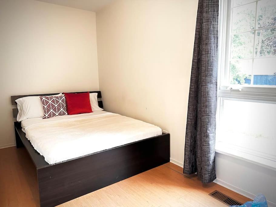 Cottage Retreat On 11 Acres 플레셔튼 외부 사진